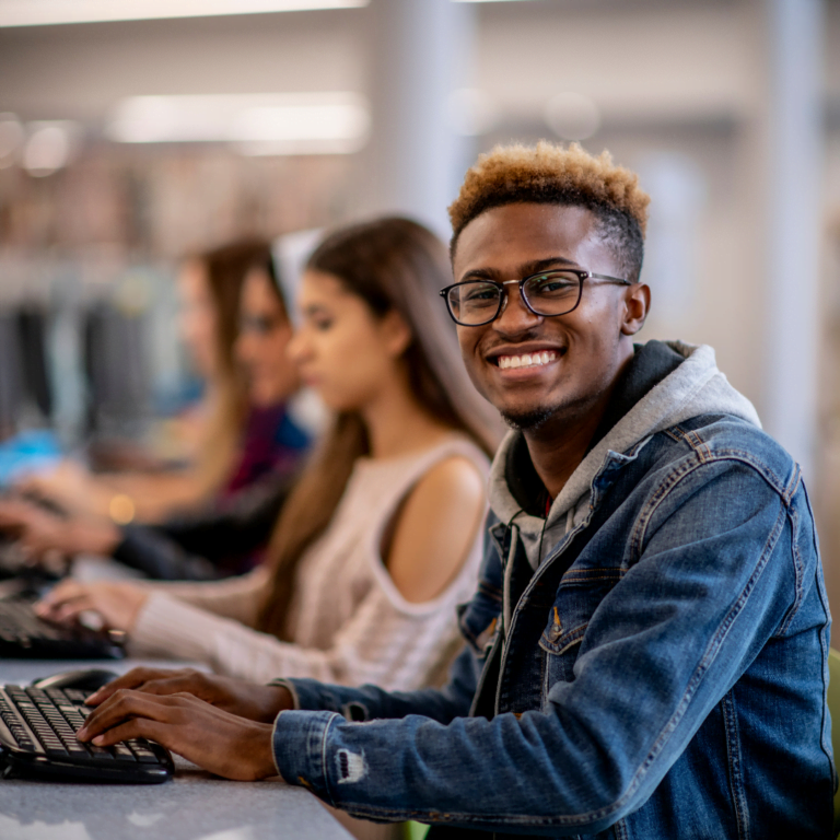 Finanças para Estudantes Universitários: Orientações para Gerenciar seu Dinheiro de Forma Responsável na Faculdade